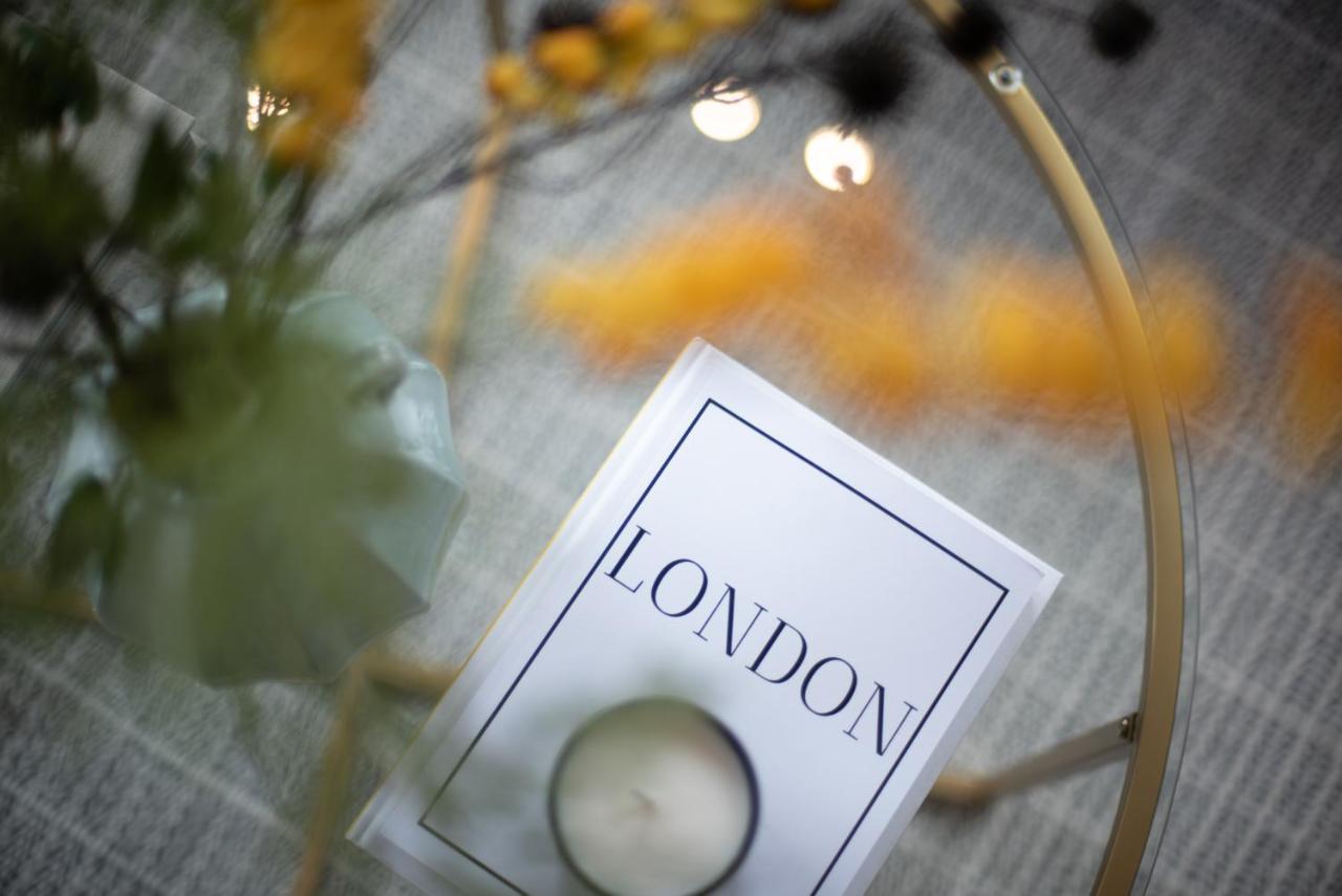 Grosvenor Gardens By Capital Apartment London Bagian luar foto