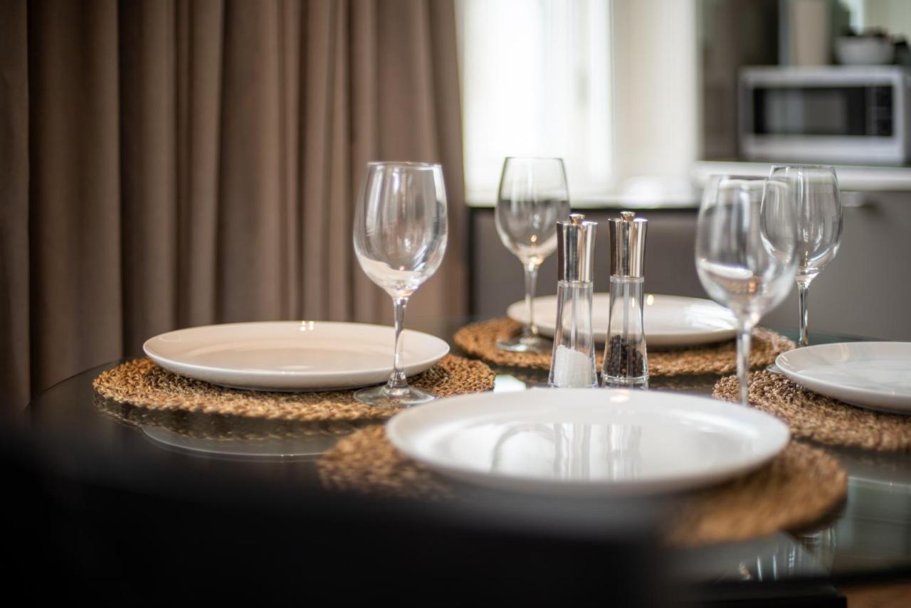 Grosvenor Gardens By Capital Apartment London Bagian luar foto