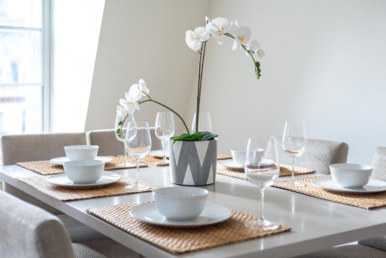 Grosvenor Gardens By Capital Apartment London Bagian luar foto