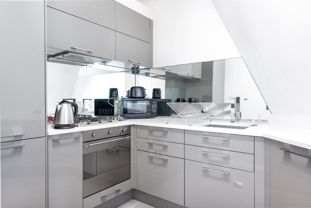 Grosvenor Gardens By Capital Apartment London Bagian luar foto