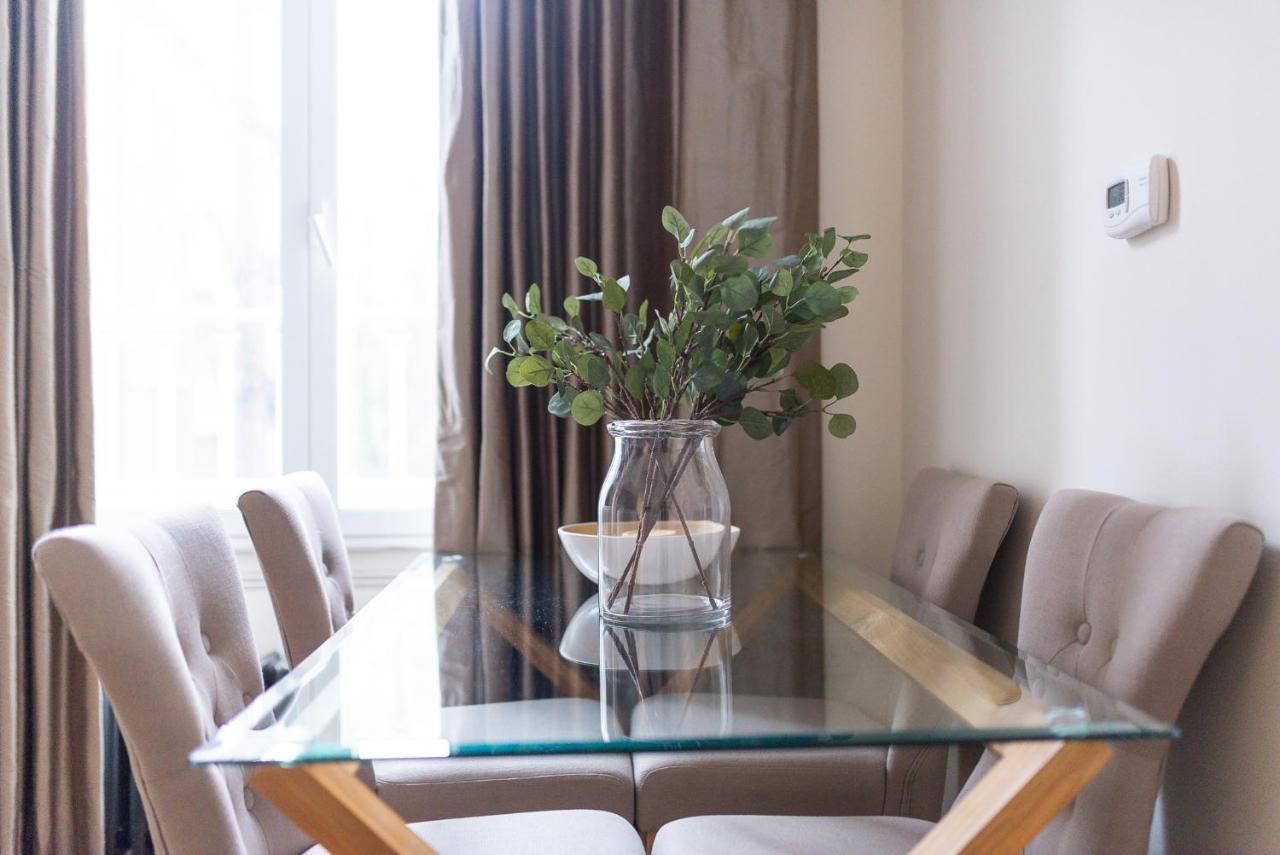 Grosvenor Gardens By Capital Apartment London Bagian luar foto